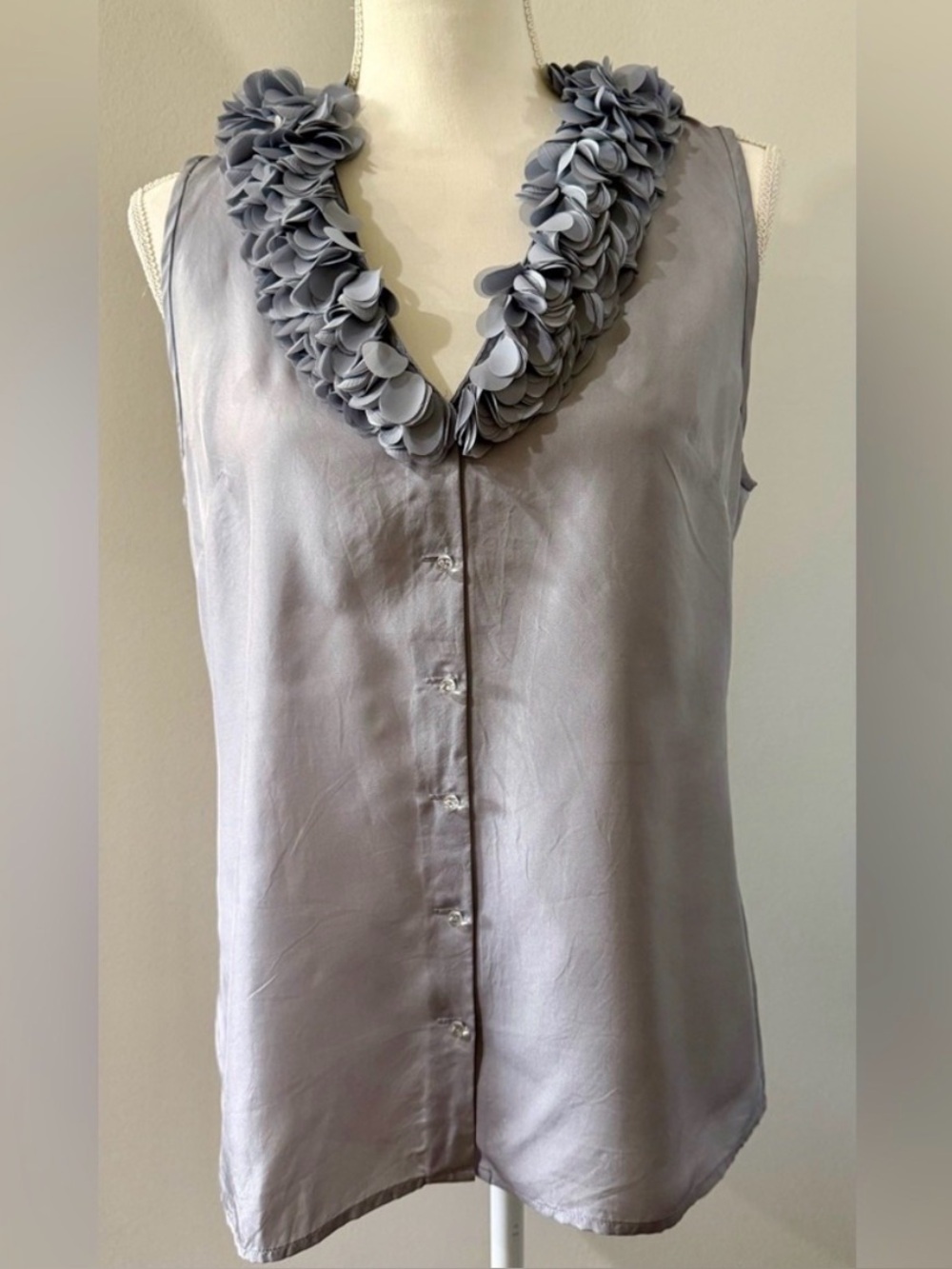 Ann Taylor Gray Silk Sleeveless Floral Ruffled Coastal Preppy Dressy Blouse Sz S